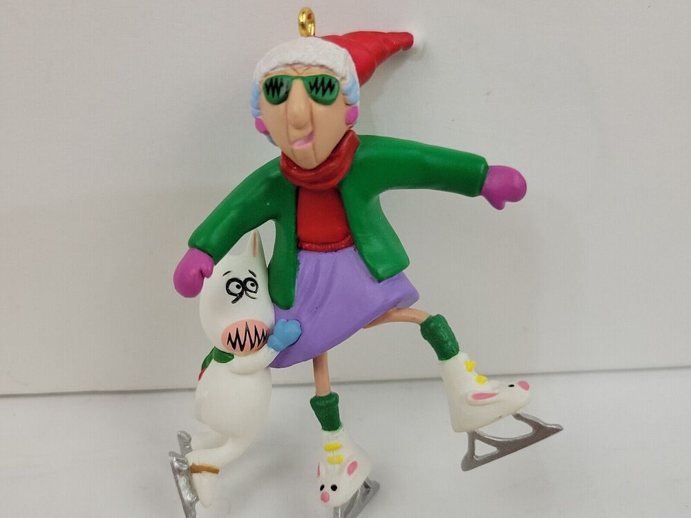 1999 Hallmark Keepsake Christmas Ornament Maxine & Floyd "On Thin Ice" Skating